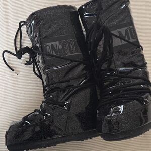 Black Glitter Moon Boots
